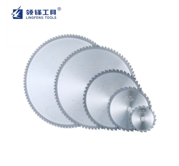Precision saw blade for cutting metal