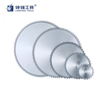 Precision saw blade for cutting metal